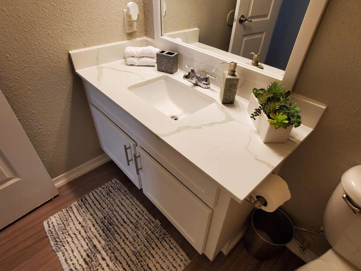 Fashionable Stylish Apartment Хюстън Екстериор снимка